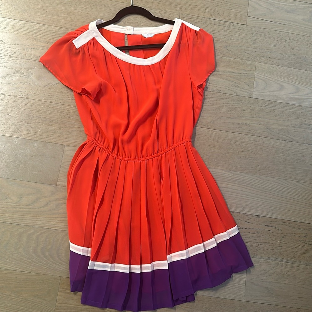 I love H81 an American brand dress size L